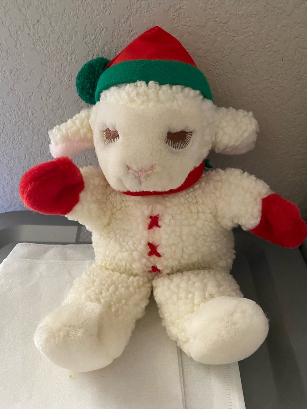 Lamb chop vintage puppet plush hand puppet 1988 Shari Lewis winter hat Christmas